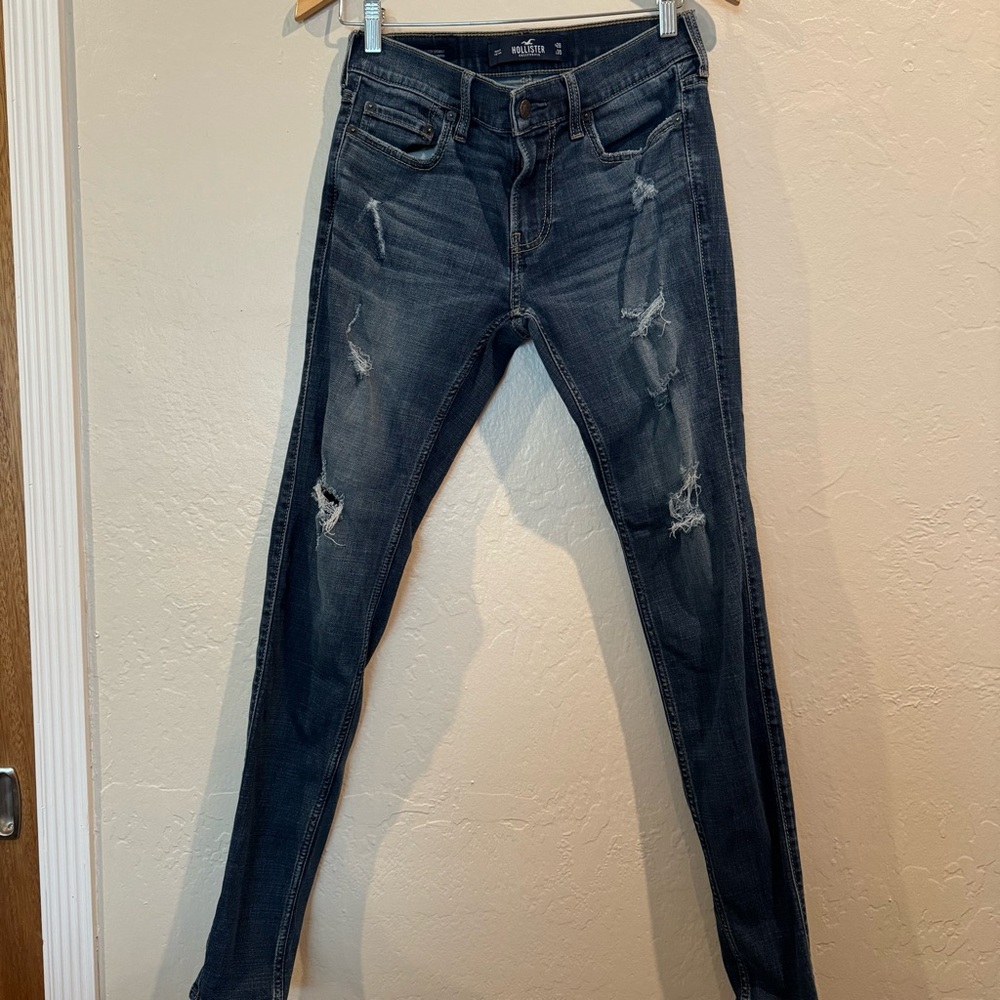 Hollister Skinny ripped jeans Size 28x30